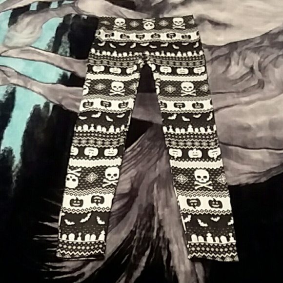 I think they're women's yoga pants. - Picture 2 of 3